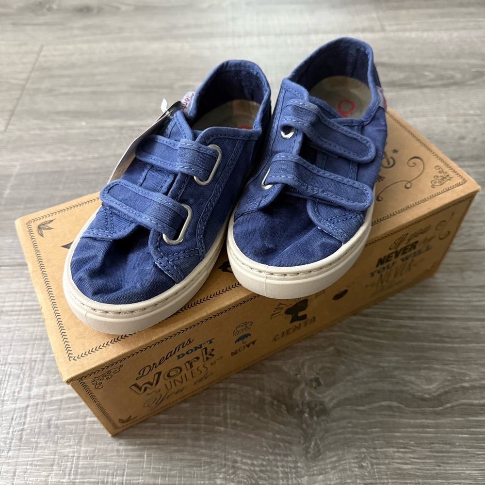 NIB Cienta Blue Washed Double Strap Play Shoes Little Kid Size 29 / 11